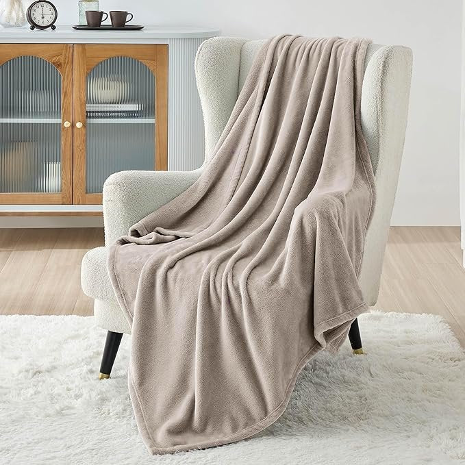 Member’s Mark Herringbone Velvet Plush Blanket (Assorted Colors)